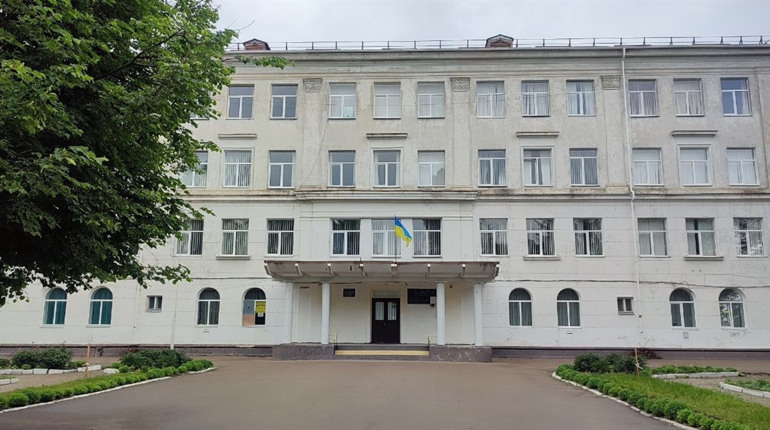 На медичні і освітні заклади виділяють кошти: кому, скільки і для чого