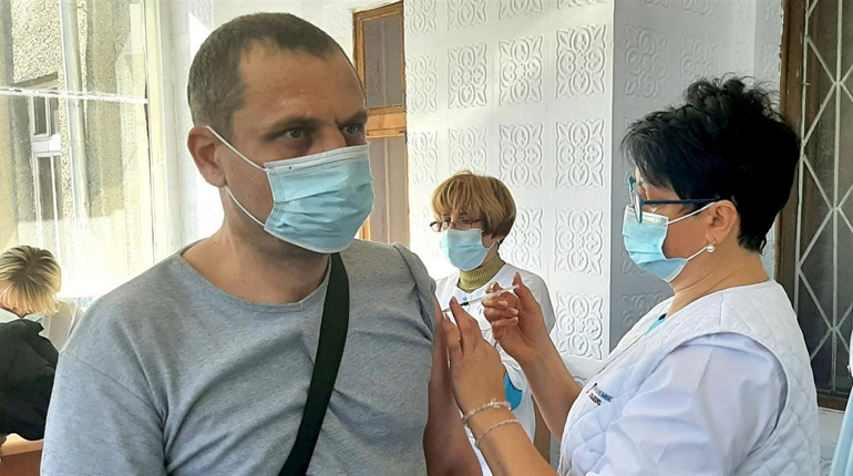 З 9 грудня щеплення від коронавірусу для працівників ДП "Львіввугілля" стане обов'язковим