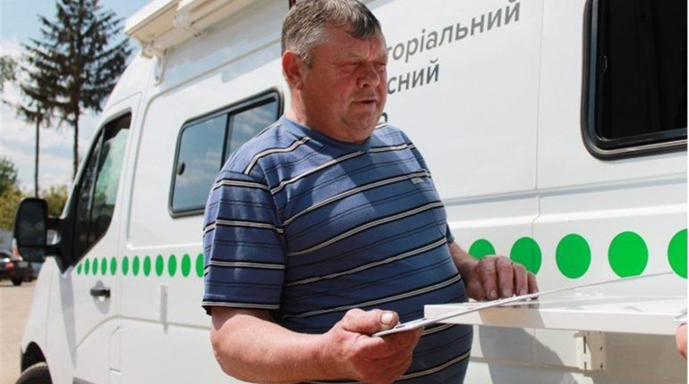 Замінити водійські права та зареєструвати своє авто буде можна у Городку