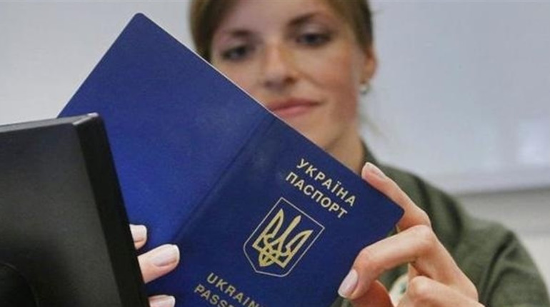 Множинне громадянство в Україні: хто може отримати, які переваги та недоліки