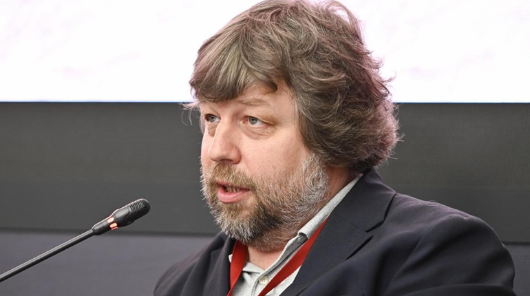 У Варшаві затримали російського археолога, якого розшукує Україна за незаконні розкопки в Криму