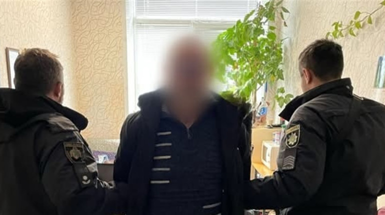 Наїхав на пішохода та втік: поліцейські Жовтих Вод затримали 56-річного водія