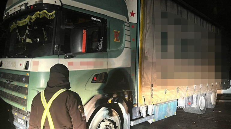 У Сарненському районі на блокпосту зупинили перевізника незаконної деревини