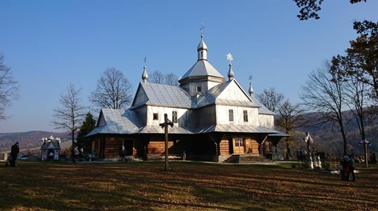 У селі на Прикарпатті є місця для проживання переселенців з Луганщини. Куди звертатися