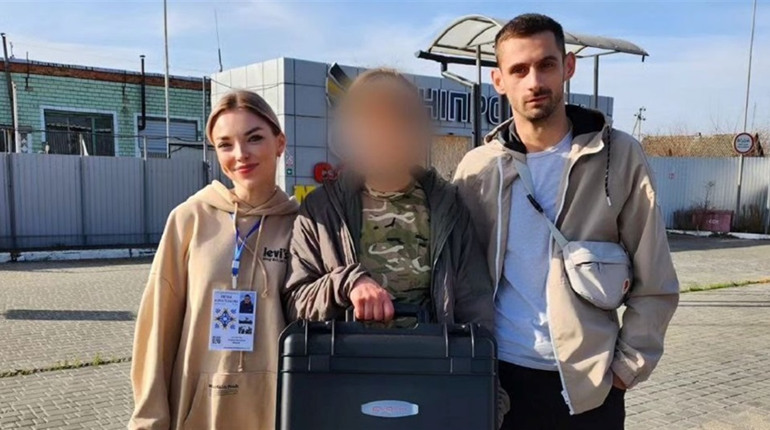 Волонтери фонду з Гуляйполя предали дрон бригаді, що воює під Оріховом