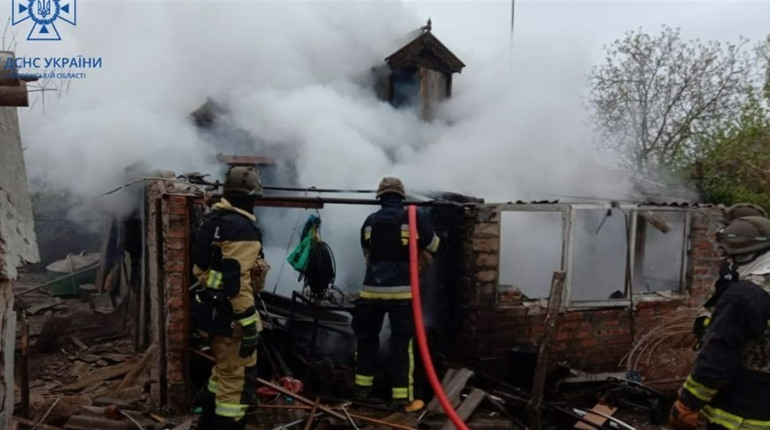За сьогодні через ворожі обстріли на Херсонщині спалахнуло дві пожежі, — ДСНС