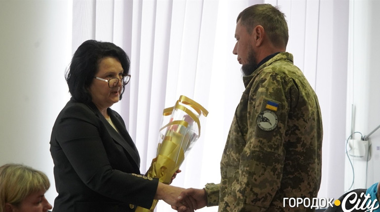 Нагороди, біль і шана: у Городку вшанували воїнів державними відзнаками