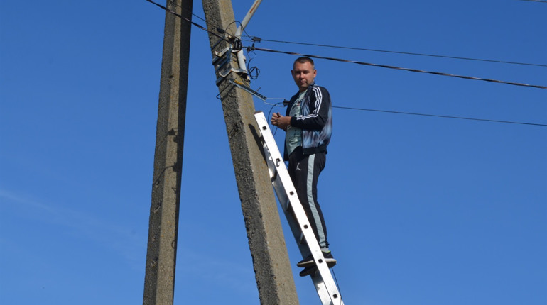 Безпечне місто: на Зеленому хуторі у Біляївці встановлюють камери відеоспостереження