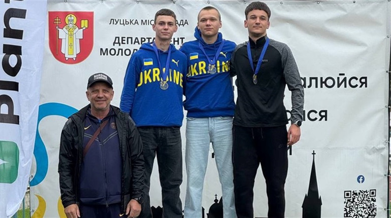 Юні легкоатлети Старокостянтинівської ДЮСШ успішно виступили на чемпіонаті України