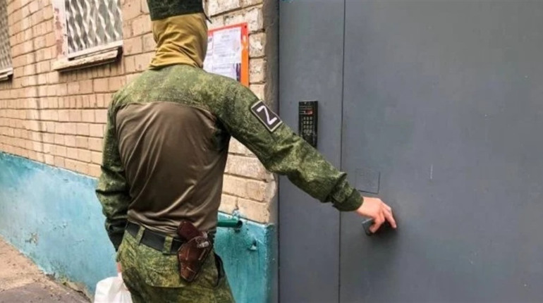 На Луганщині окупанти націоналізуватимуть житло та примушують таксистів отримати спецдозвіл