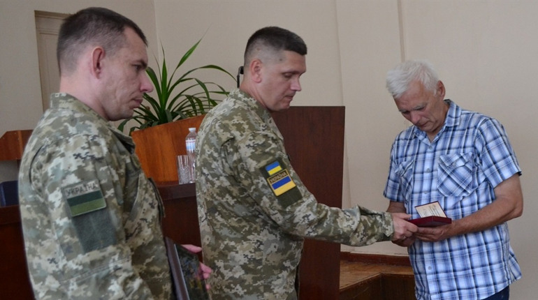 Воїна Максима Нечипоренка посмертно нагородили орденом «За мужність». Відзнаку вручили його рідним