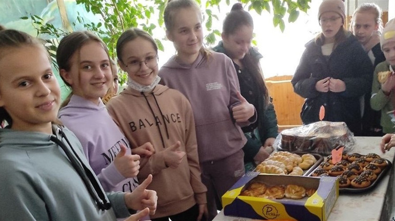 Резервістів – на службу. Школярі з Кідер на ярмарку зібрали гроші для вчителя, призваного в ЗСУ
