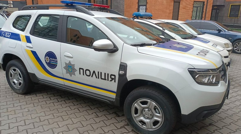 Поліції Фастівщини передали два нові автомобілі