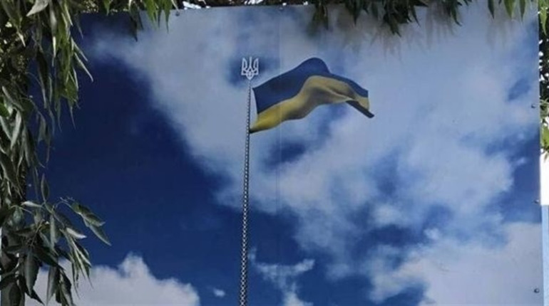 У Херсоні знову спробують встановити флагшток — тепер вже із оголошенням тендеру на 18,9 млн грн