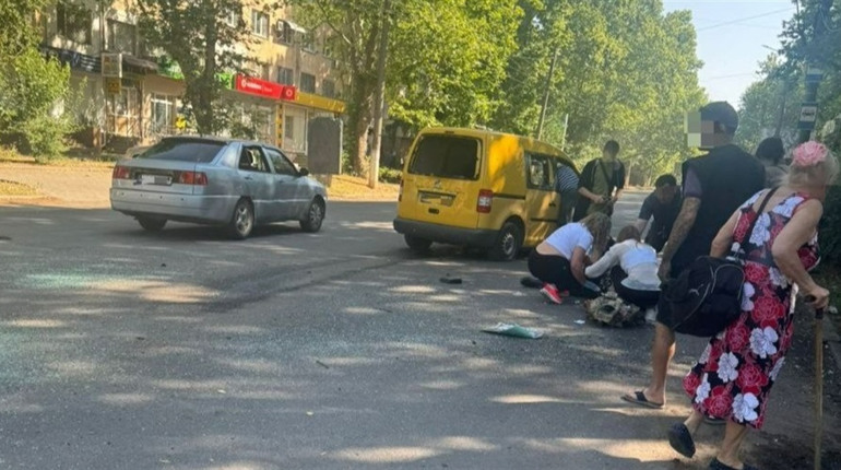 Російські окупанти зранку атакують Херсон безпілотниками: є поранені (ФОТО)