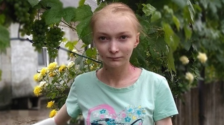 Помоги своим: 16-летняя Аня борется с неизлечимой болезнью и нуждается в помощи