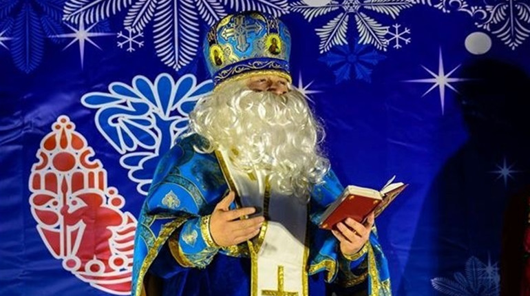 Пригоди Святого Миколая в Умані: вітання, подарунки, благодійність і «запалювання» ялинки