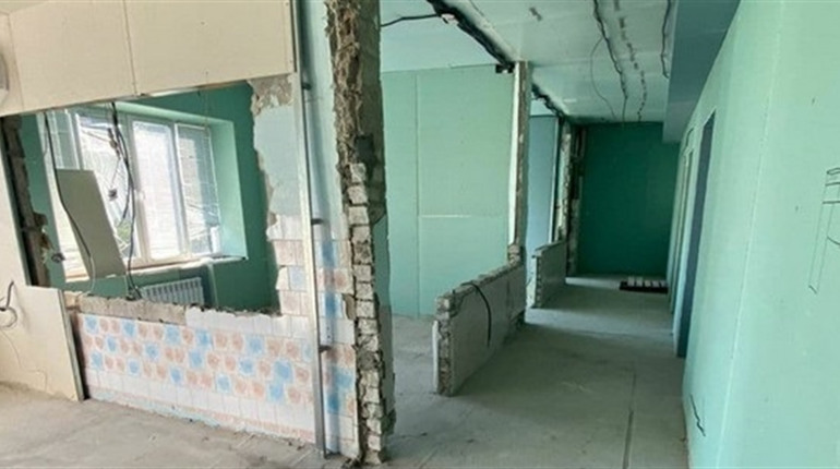 Фото дня: у стаціонарі №1 ремонтують пологове відділення