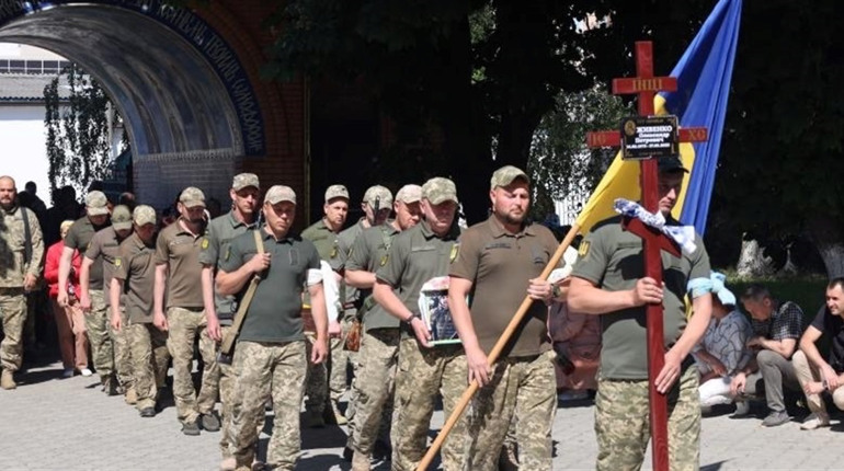 Громада Сміли прощалася із захисником Олександром Живенком