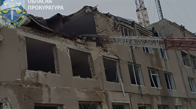 Окупанти атакували Херсонщину з дрону, авіації та артилерії: є поранені (ФОТО)