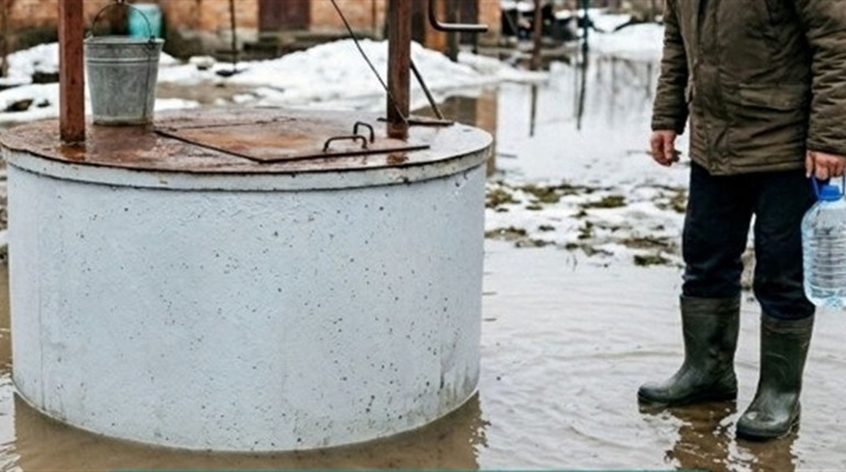 Перевірте воду в криниці після танення снігу: ризики, ознаки небезпеки та що робити
