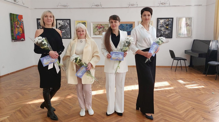 Свої творчі пошуки представили у краєзнавчому музеї викладачі Шосткинської ДШМ