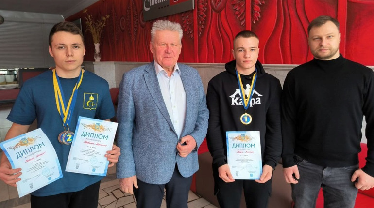Шосткинські армрестлери повернулися з Чемпіонату області з нагородами