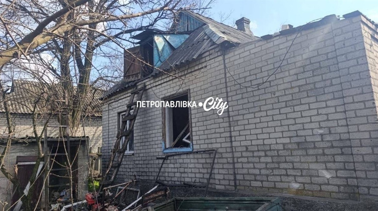 У Петропавлівці внаслідок атаки БпЛА пошкоджено будинки та господарські споруди