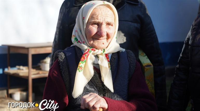 Довгожителька з Борщівки: Юлія Драло відзначила 95-річчя