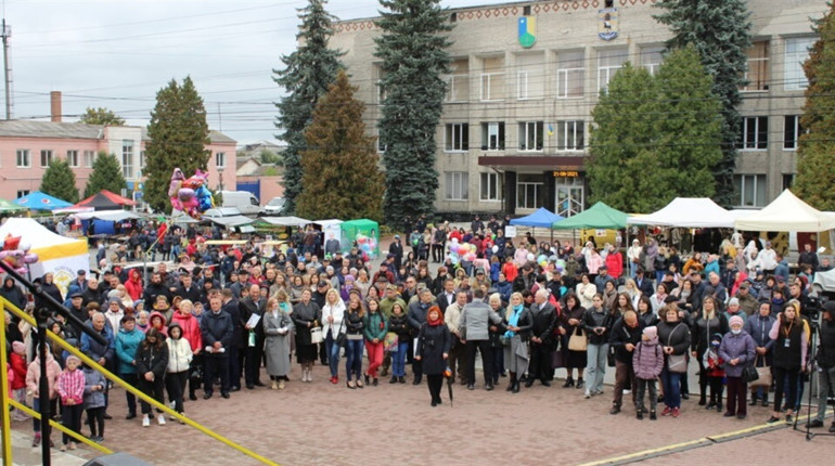 Незважаючи на негоду, славутчани гучно відзначили День міста