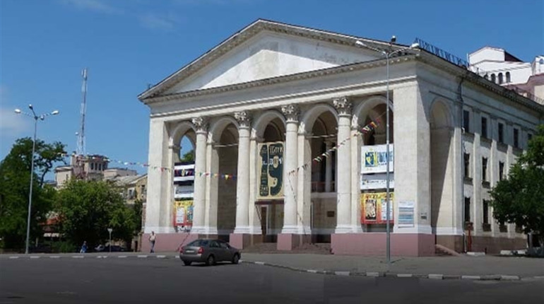 Як перенесли вистави херсонського театру через карантин