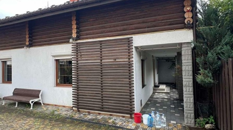 У центрі Дрогобича мама з трьома дітьми більше тижня живе без водопостачання