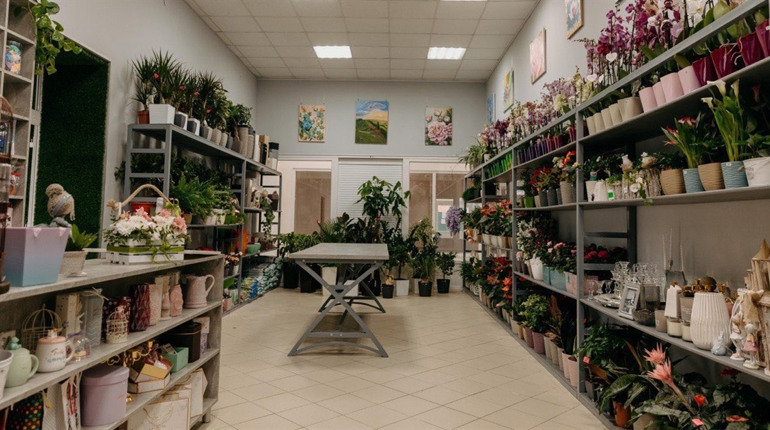 В Умані продають квіти, щоб допомагати захисникам України