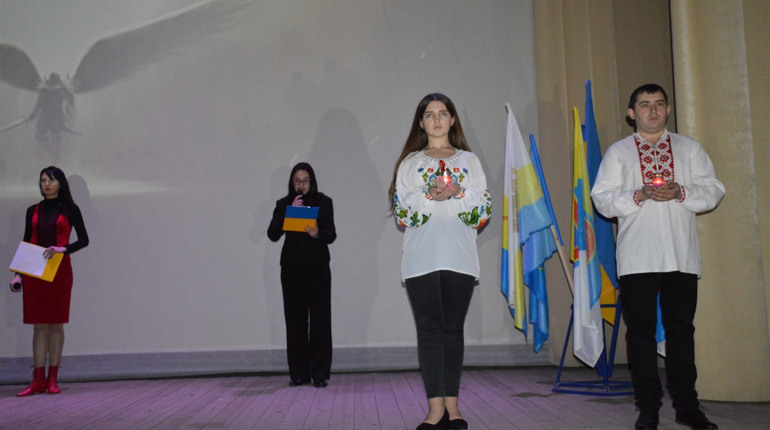 Пам'ятаємо про Янголів: на Сватівщині вшанували подвиг Героїв Небесної Сотні