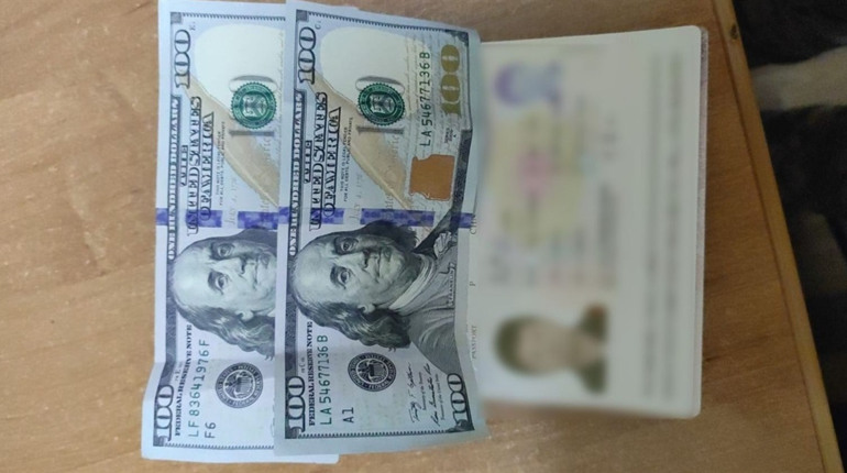У пункті пропуску "Старокозаче" китаєць за 200 доларів хотів підкупити прикордонника