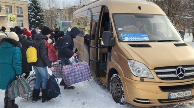 Як переселенцям з Торецька знайти безкоштовний прихисток у західних областях України. Контакти