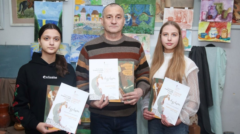 Вихованці Кіцманської художньої школи отримали нагороди на "Буковинському розмаї-40"