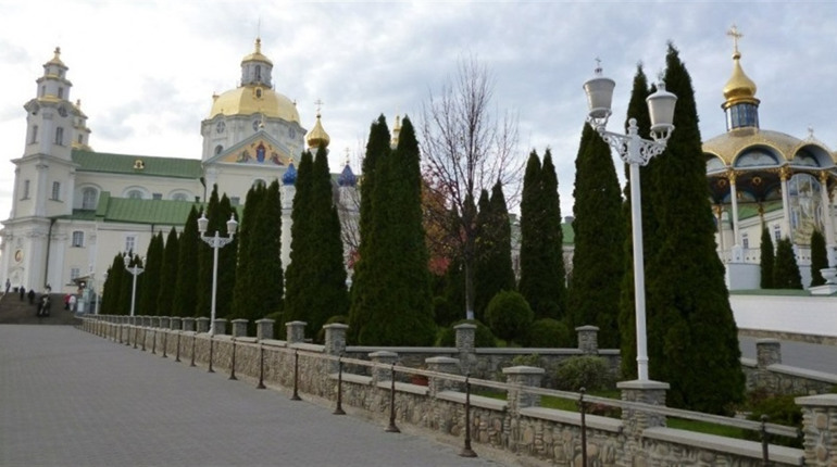 В Почаєві, у дні святкування Почаївської ікони Божої матері, заборонили продавати алкоголь
