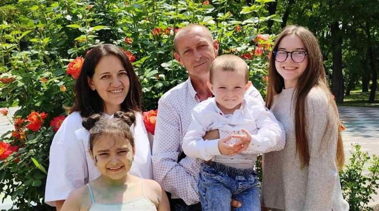 Віра у пісні: як дівчинка з Донеччини стала зіркою на великій сцені