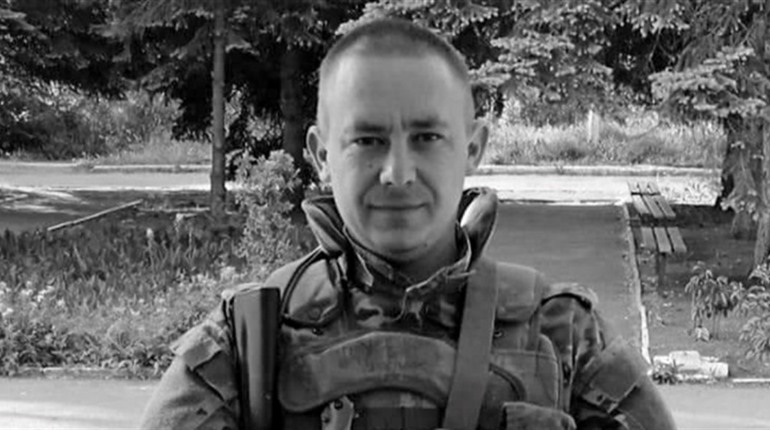 Захисника Владислава Ємельяненка, який давав вогню окупантам на Донеччині, провели в останню путь