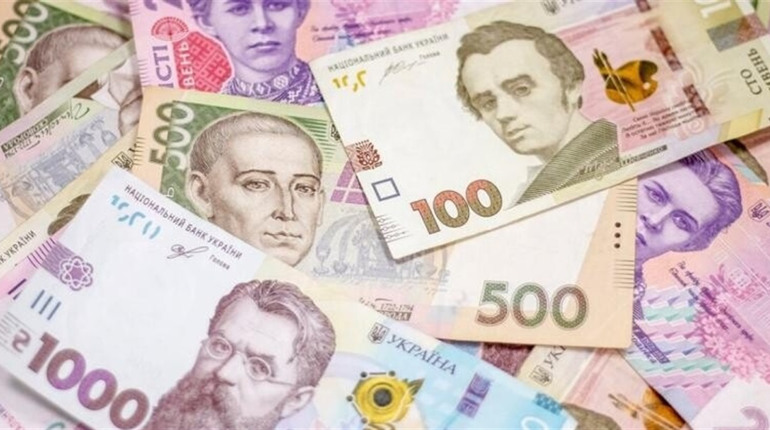 Уряд скасовує виплати деяким категоріям ВПО: хто не отримуватиме гроші з 1 серпня