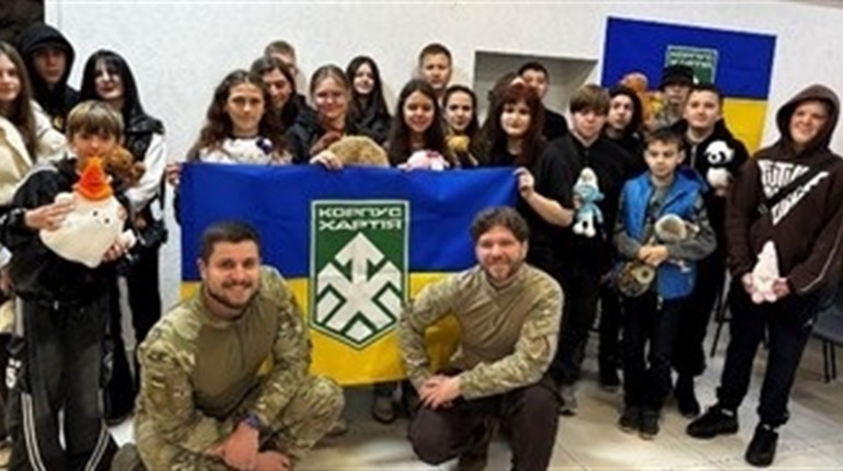 Діти Дворічанської громади зустрілися з військовими бригади "Хартія"