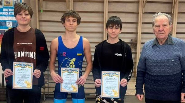 Три спортсмени, три медалі. Результат змагань для первомайських важкоатлетів