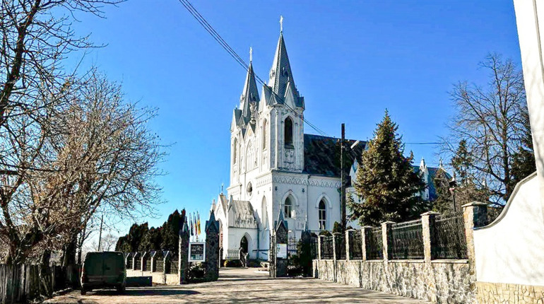 Церковні свята у квітні 2026: католицький та православний календар