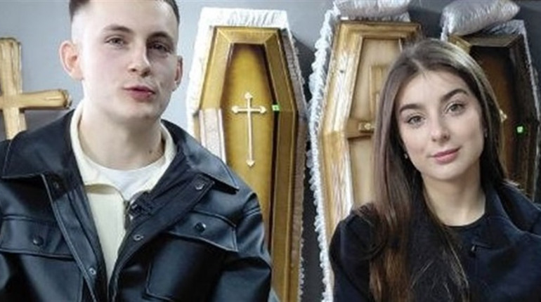 Їм 20+ і вони власники ритуального салону в Бориславі: незвична історія Романа і Каріни