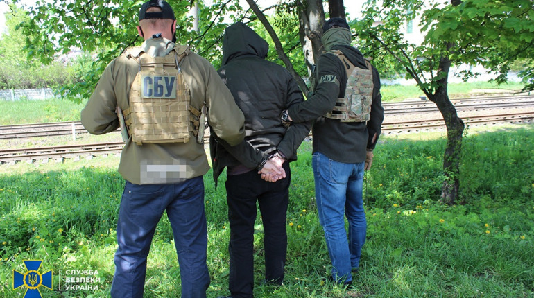 На Хмельниччині СБУ викрила агента російських спецслужб: збирав відомості кураторам про Збройні сили