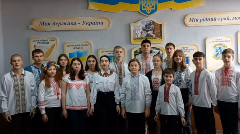 У Первомайську активно триває челендж до Дня рідної мови. Ініціатива належить одному з ліцеїв міста