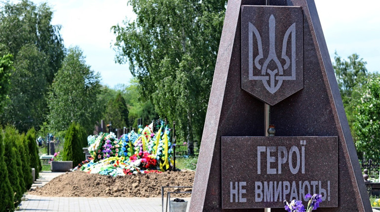 «За мужність» III ступеню посмертно: родинам п'ятьох полеглих захисників з Нікополя вручили нагороди