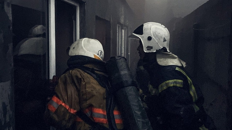 У Клишках вогнеборці врятували житловий будинок від вогню, що спалахнув у літній кухні