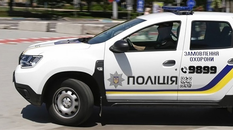 У переяславки невідомі зняли з картки понад 4 тисячі, а в іншої жінки поліцейські виявили амфетамін